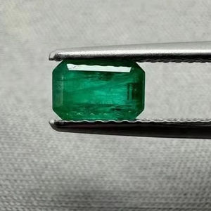 Émeraude naturelle de qualité supérieure, verte, taille octogonale, 6x4 mm, 0,72 ct, pierre précieuse facettée en vrac, certifiée par un tiers pour la fabrication de bijoux - Product Image 1