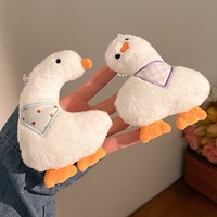Adorable porte-clés en peluche en forme de canard, joli breloque de sac, pendentif doux en peluche pour jeunes et adolescents, idéal pour la décoration de sac à dos, cadeau de vacances