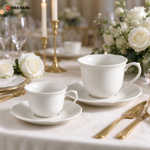 Ensemble tasse à café et soucoupe en céramique blanche à décor festonné, tasse à thé en porcelaine avec assiette en forme de fleur pour restaurant, café, hôtel - Product Image 4