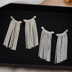 Pendientes Largos Geométricos Chapados en Oro con Cristales de Estrás Estilo Europeo Americano para Mujer, Súper Brillantes y Modernos - Product Image 4