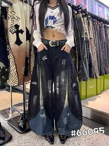Jeans à jambes larges pour femmes, denim foncé, pantalon cargo avec poches, streetwear, pantalon pour un usage décontracté - Product Image 3