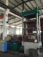 Presse industrielle de fabrication et de vulcanisation de pneus pleins pour pneus OTR, avec nouveau moteur à engrenages et roulement