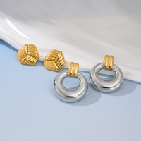 MYNECK Factory Premium Stock 18k Plaqué Or Acier Inoxydable Hot Fashion Accessoires Étanches Pour Femmes Boucles d'Oreilles Créoles Mixtes