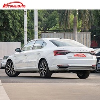 SKODA Superb Nouvelle Voiture Modèle 2025 Essence Berline Intermédiaire Luxe Haut de Gamme Turbocompressée 1.4T 2.0T 7DCT Volant à Gauche Toit Ouvrant Arrière