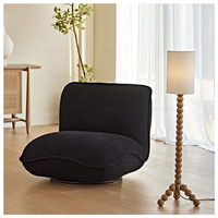 Fauteuil pivotant de salon confortable et luxueux, design moderne, artisanal, pour l'intérieur