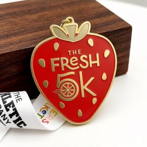 Médaille de hockey sur gazon personnalisée pour le premier classé, en métal, avec cordon - Product Image 1