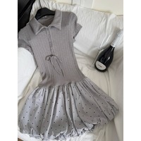 Robe tricotée deux pièces effet superposé pour femme, col polo, à pois, jupe bouffante, gris, taille à nœud, style Y2K, mini, décontractée et mignonne, collection été 2026, vente en gros