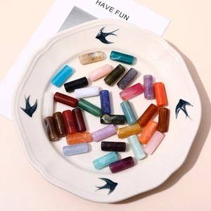 Perles cylindriques en acrylique colorées de 8 mm - Product Image 6