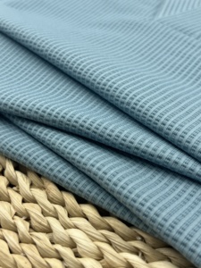 Tela Ligera de Jacquard de Secado Rápido con Rayas, 92% Nailon, 8% Elastano, Tejido de Punto con Elasticidad en 4 Direcciones para Camisetas, Polos y Pijamas de Hombre <span class=keywords><strong>UNIQLO</strong></span> - Product Image 3