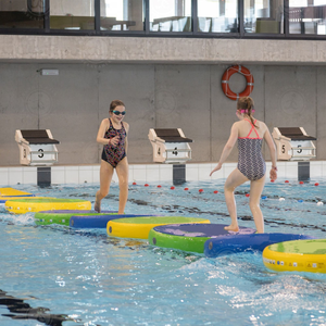 Marchepied flottant modulaire robuste en <span class=keywords><strong>Drop</strong></span> Stitch collé à la main pour les activités aquatiques en resort et les jeux d'eau pour enfants - Product Image 4