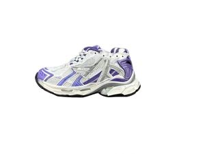 Top-level Designer Running Shoes, Fashionable and of High Quality, Suitable for Both Men and Women, with a Retro Walking Style. - Product Image 1