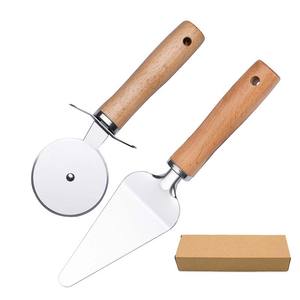 Spatola per Pizza con manico in faggio - Product Image 1
