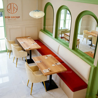 Ensemble de table et de chaises de style moderne et élégant, en bois, avec revêtement en velours, pour café, restaurant, banquette, mobilier pour café