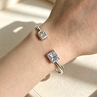 Bracelet ouvert minimaliste en argent 925 plaqué rhodium avec double cœur incrusté de zircon, bijoux pour femmes, 3 grammes, certifié, personnalisable