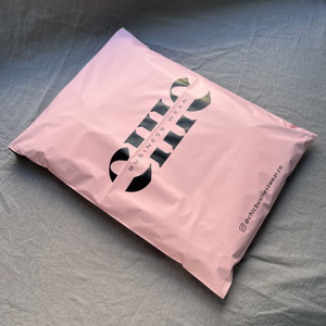 10x13 inch Custom Printed Matte Pink Plastic Shipping Mailers Custom Black Brand Logo Self Adhesive Waterproof Poly Bags For - Product Image 5