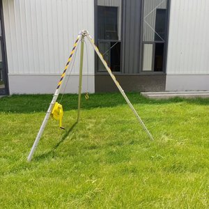 Treppiede di Salvataggio con Verricello per Spazi Confinati - Product Image 3