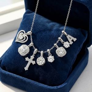 สร้อยคอจี้เงินแท้ 925 สไตล์ฮิปฮอปสำหรับผู้ชาย พร้อมใบรับรอง 1 กะรัต 2 กะรัต ประดับเพชรโมอิสซาไนต์ทรงกากบาท ตัวอักษร หัวใจ ระดับ VVS สำหรับผู้หญิง - Product Image 1