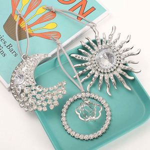 Pendentifs en plastique petits et mignons Lune et Soleil, décorations de sapin de Noël, ornements en strass, arrangements créatifs, fournitures de fêtes - Product Image 1