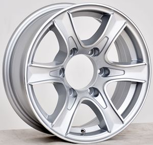 Jante de remorque noire et argentée à 6 pattes de 16 pouces-6 sur un motif de patte de 5.5 pouces-largeur de 6 pouces - Product Image 1