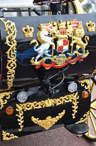 Nuevo Anuncio: Elegante Carruaje Eléctrico Negro Royal Horse con Capacidad para 4-6 Personas, 4 Ruedas, Color Personalizado, sin Caballos, en Venta - Product Image 4