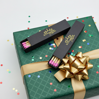 Boîtes à bougies personnalisées, boîtes noires avec logos dorés, boîtes d'allumettes avec pointes colorées