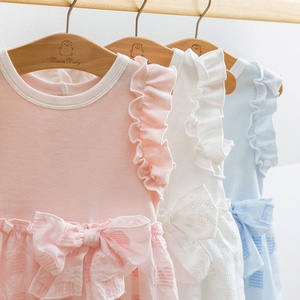 Abiti Estivi per Neonata a Prezzi di Fabbrica, Vestiti Casual Bianchi per <span class=keywords><strong>3</strong></span> <span class=keywords><strong>Mesi</strong></span>, Nuovo Design in Puro Cotone Ecologico a Strati con Petali - Product Image 2