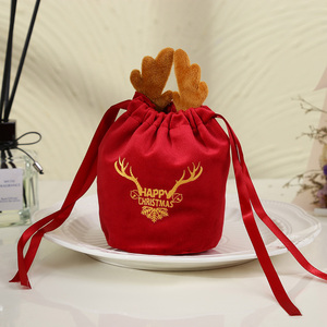 Sac à cordon brodé motif élan, idéal pour emballage de bonbons et pommes de Noël, parfait pour les fêtes et les événements créatifs. - Product Image 3