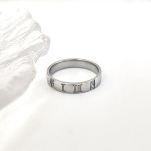 Bague en acier inoxydable micro-incrustée de zircon chiffres romains - Bague de <span class=keywords><strong>couple</strong></span> haut de gamme exquise pour cadeau de mariage, fête et mode tendance - Product Image 5