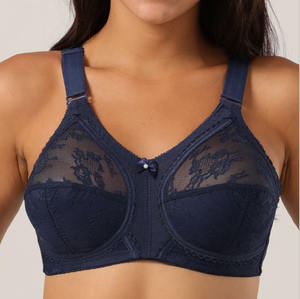 <span class=keywords><strong>Soutien</strong></span>-<span class=keywords><strong>Gorge</strong></span> Bralette <span class=keywords><strong>Grande</strong></span> <span class=keywords><strong>Taille</strong></span> à Bonnets Souples et Couvrance Totale, sans Armature ni Mousse, en Dentelle Fleurie, pour Poitrines Généreuses, avec Larges Bretelles - Product Image 3