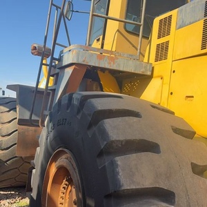 Chargeuse sur pneus Komatsu WA600 jaune d'occasion, diesel, 4 roues motrices, équipement de construction lourd, 15 tonnes, pompe hydraulique, boîte de vitesses - Product Image 5