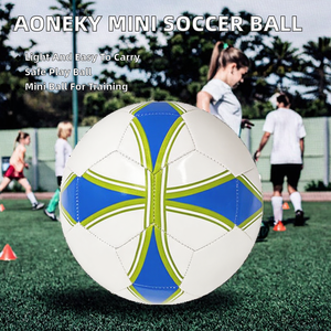 Mini ballon de football Aoneky dégonflé pour chiens et chats - Taille d'entraînement pour usage extérieur - Product Image 2