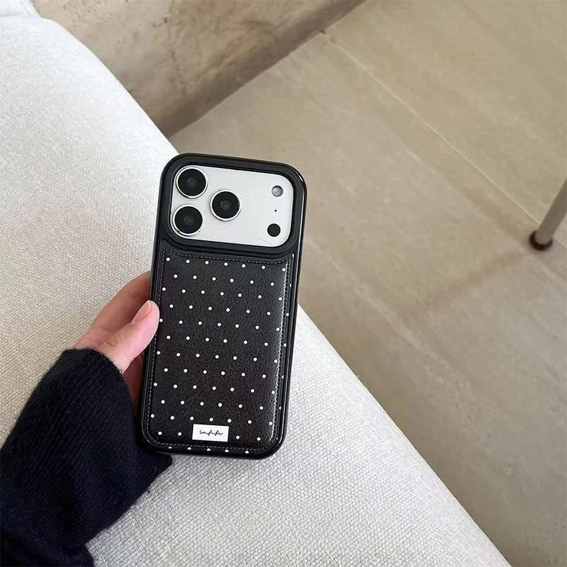 Full-Screen White Polka Dots - Black