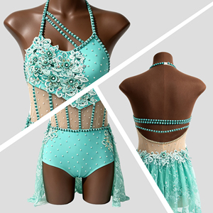 Vestido de Danza Lírica Verde Personalizado con Cuello Halter, Encaje Floral, Pedrería y Malla Recortada para Mujer, Traje de Danza para Actuación en Escenario - Product Image 2