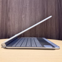 Nouveau clavier intelligent élégant et luxueux avec connecteur intelligent, Magic Keyboard pour iPad Pro 11" 13", en alliage d'aluminium, pavé tactile sans fil, rétroéclairage 7-RGB, stable et fluide