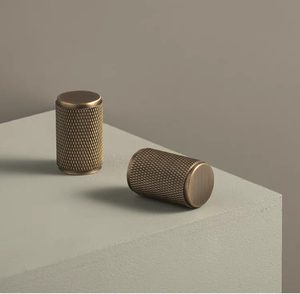 Luxuriöse Massivmessing Antik-Messing Schrankgriffe Schubladengriffe Möbelgriffe Knöpfe Gerändelte Küchenschrank-Türgriffe - Product Image 3