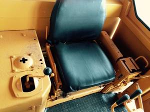 Bulldozer Usado D7G/D7H/D6G, Fabricado en Japón, Capacidad de Empuje de 4m, Alto Momento de Carga - Product Image 6