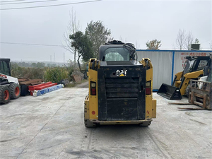 Chargeuse compacte sur pneus d'occasion CAT 236D, 55 kW, godet de 0,5 m³, pour la construction, l'aménagement paysager et la manutention de matériaux - Product Image 4