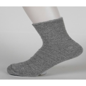 Chaussettes en coton pour femmes, motif à pois, tricotées, douces, confortables, extensibles, respirantes, usage quotidien, toutes saisons, pour la vente au détail et en gros - Product Image 4