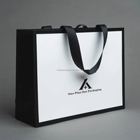 Sacs de shopping personnalisés avec poignée en ruban pour vêtements, cosmétiques et chaussures, fabriqués en Chine
