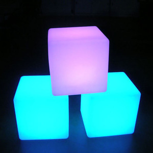 PE dayanıklı restoran konferans <span class=keywords><strong>Bar</strong></span> masası işareti LED küp 15cm özel logo açık LED çubuk sandalye - Product Image 6