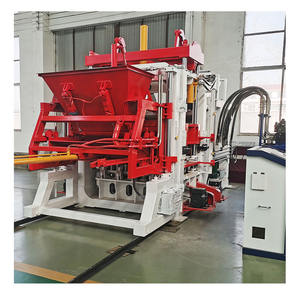 Machine à fabriquer des blocs automatique à haute précision contrôlée par PLC Qt12-15F pour pavés, briques en ciment avec une capacité de 2000 pièces/heure - Product Image 4