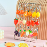 Porte-clés en PVC, imitation de fruits et légumes, fraise, dessin animé, mignon, créatif, petit cadeau, cadeau pour étudiant