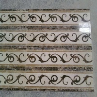 Carrelage de motifs de bordure de sol en marbre naturel de couleurs mélangées avec motif personnalisé