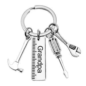 BM <span class=keywords><strong>personnalisé</strong></span> Promotion cadeau clé tournevis <span class=keywords><strong>marteau</strong></span> fête des pères porte-clés en métal - Product Image 2