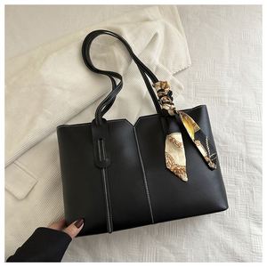 Vintage PU Leather Women <b>Tote</b> Bags Luxury Large Capacity Solid Color Underarm Shoulder Bag <b>Zip</b> Closure Polyester Lining - Product Image 2