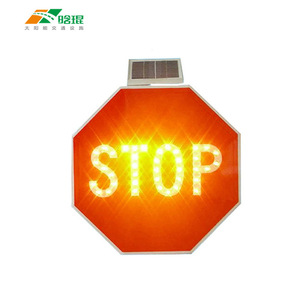 Panneau de signalisation routière réfléchissant solaire avec éclairage LED pour la sécurité routière - Product Image 1