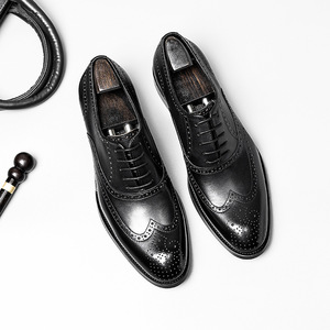 Chaussures décontractées pour hommes, robustes et élégantes, de couleur claire, avec semelles en cuir souple et chaussures en cuir tendance pour hommes - Product Image 2