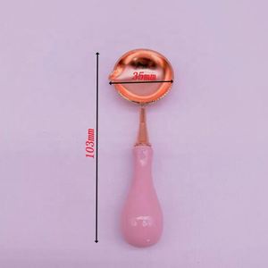 Cuchara para Sellos de Cera con Mango de Madera y Latón en Tres Colores, con Logotipo y Forma Personalizados, Reutilizable para Sellar Macarons Navideños - Product Image 4