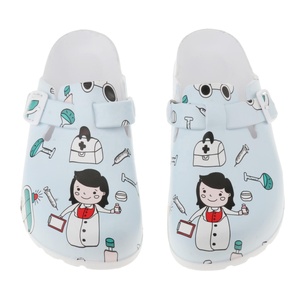 รองเท้าคล็อกส์แบบสวมใส่ได้ทุกฤดู ระบายอากาศได้ดี กันน้ำ ผลิตจากวัสดุ EVA ไม่ใช้วัสดุที่ใช้ในห้องปฏิบัติการ ดีไซน์พื้นหนา พิมพ์ลาย 3 มิติ สวมใส่สบาย น้ำหนักเบา เหมาะสำหรับแพทย์ - Product Image 1