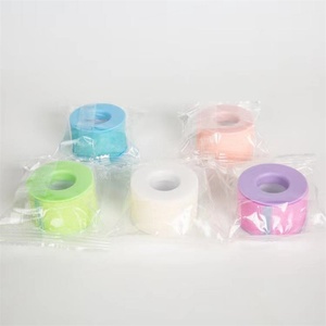 Meilleure vente en gros de ruban d'extension de cils non tissé personnalisé médical sensible doux pour la peau ruban d'extension de cils en gel de silicone - Product Image 3